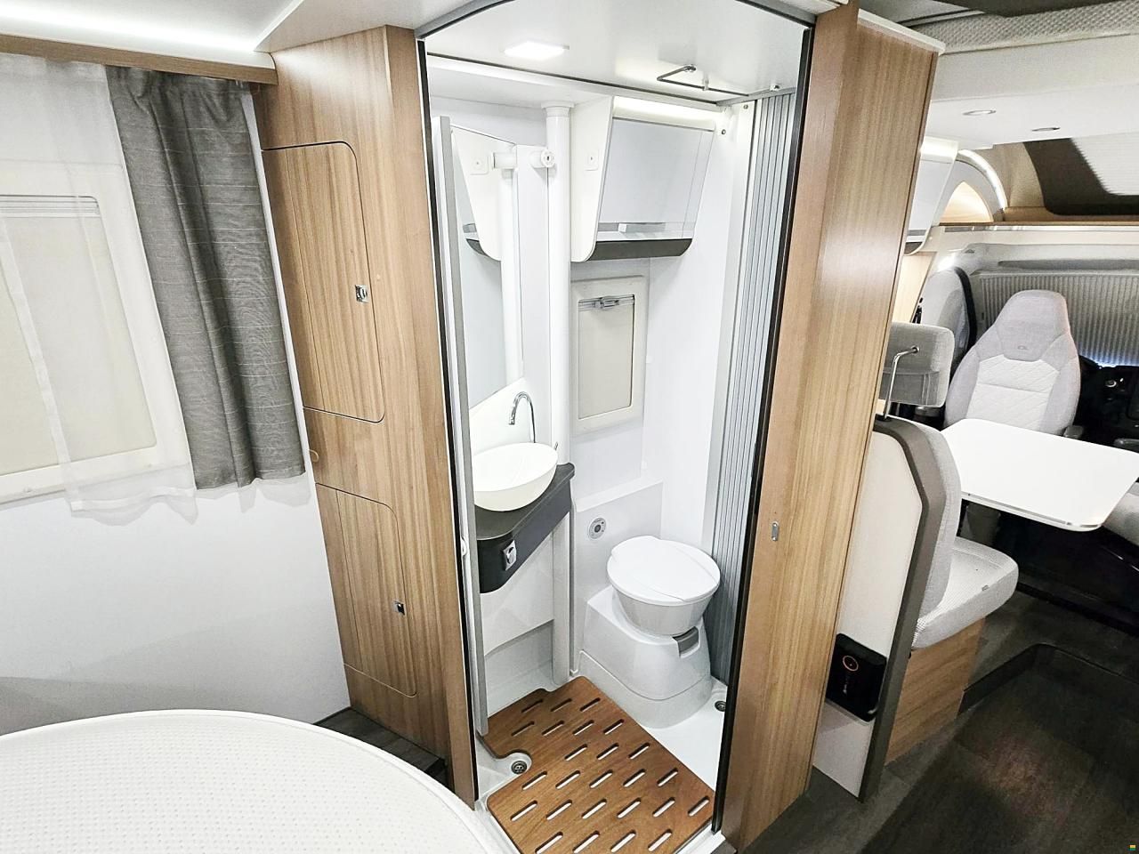 Adria MATRIX AXESS 600 SC 2.2 HDI