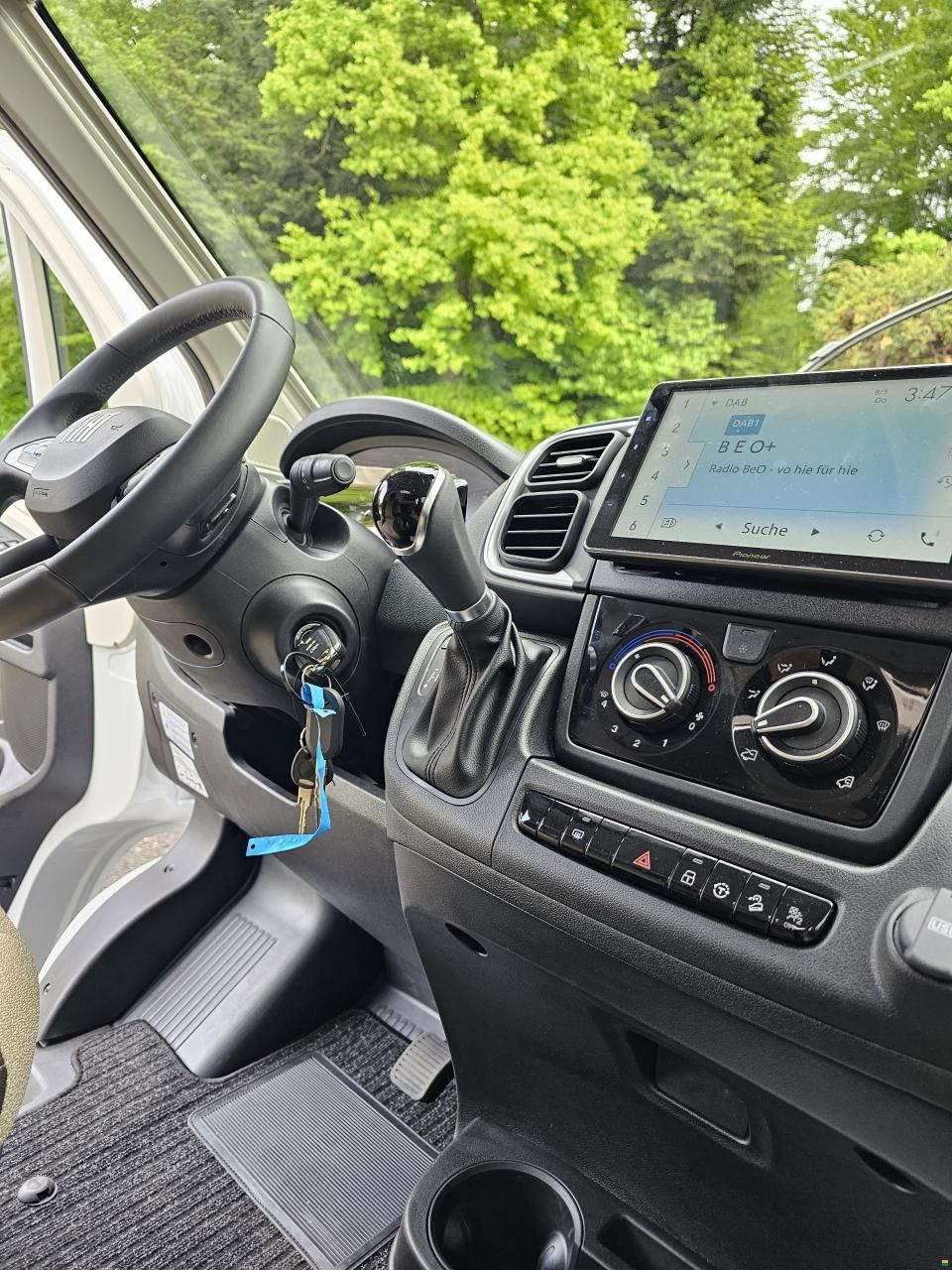 Challenger Van V114 M mit 2 Doppelbett, Automat!