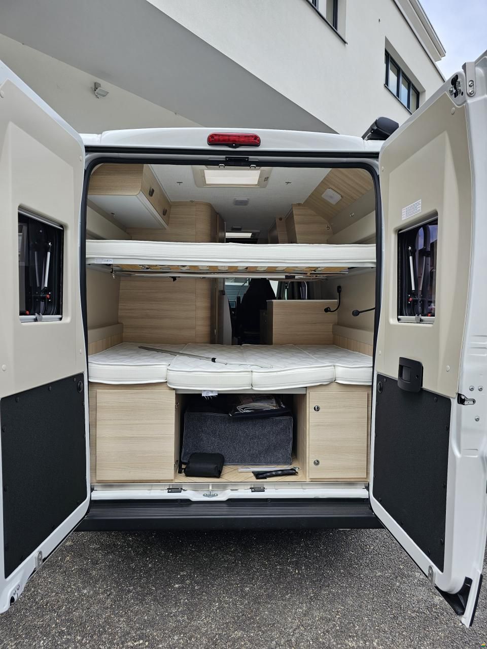 Challenger Van V114 M mit 2 Doppelbett, Automat!