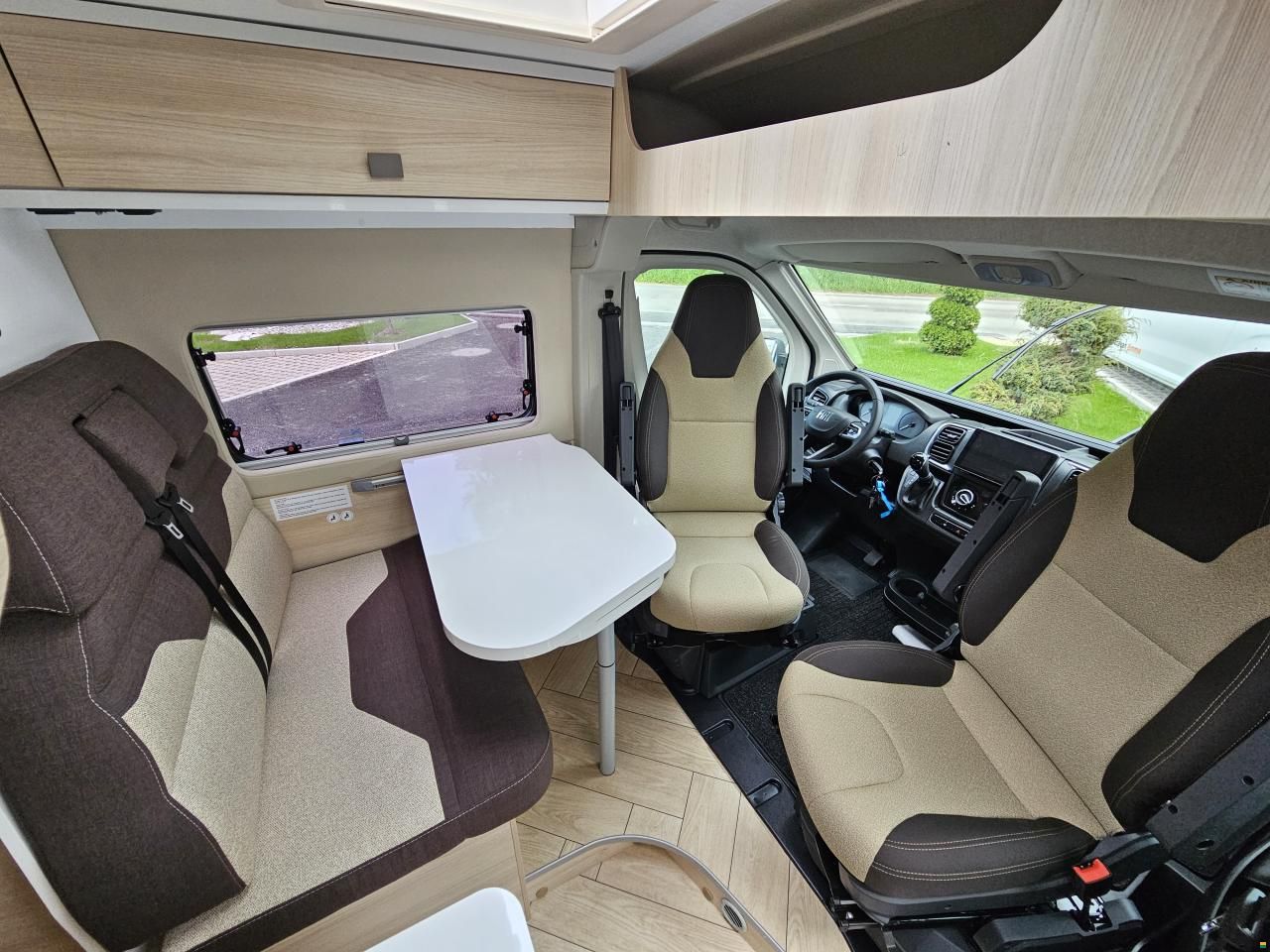 Challenger Van V114 M mit 2 Doppelbett, Automat!