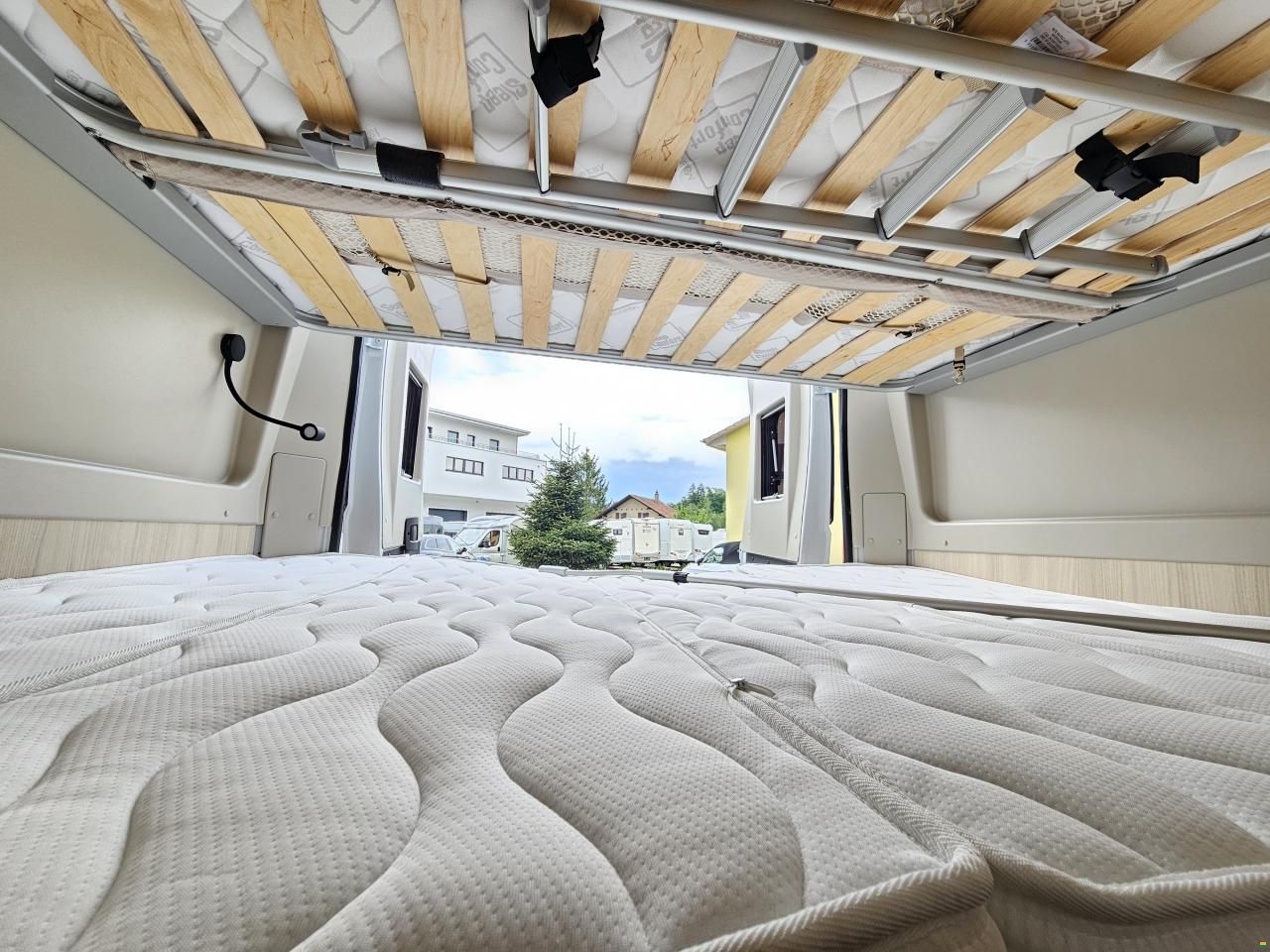 Challenger Van V114 M mit 2 Doppelbett, Automat!