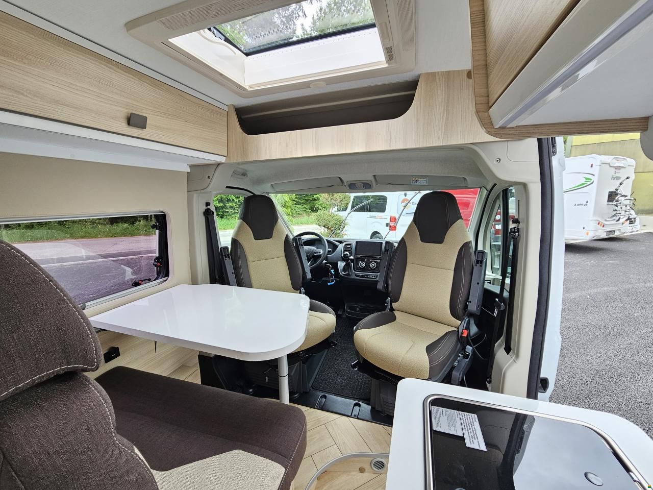 Challenger Van V114 M mit 2 Doppelbett, Automat!