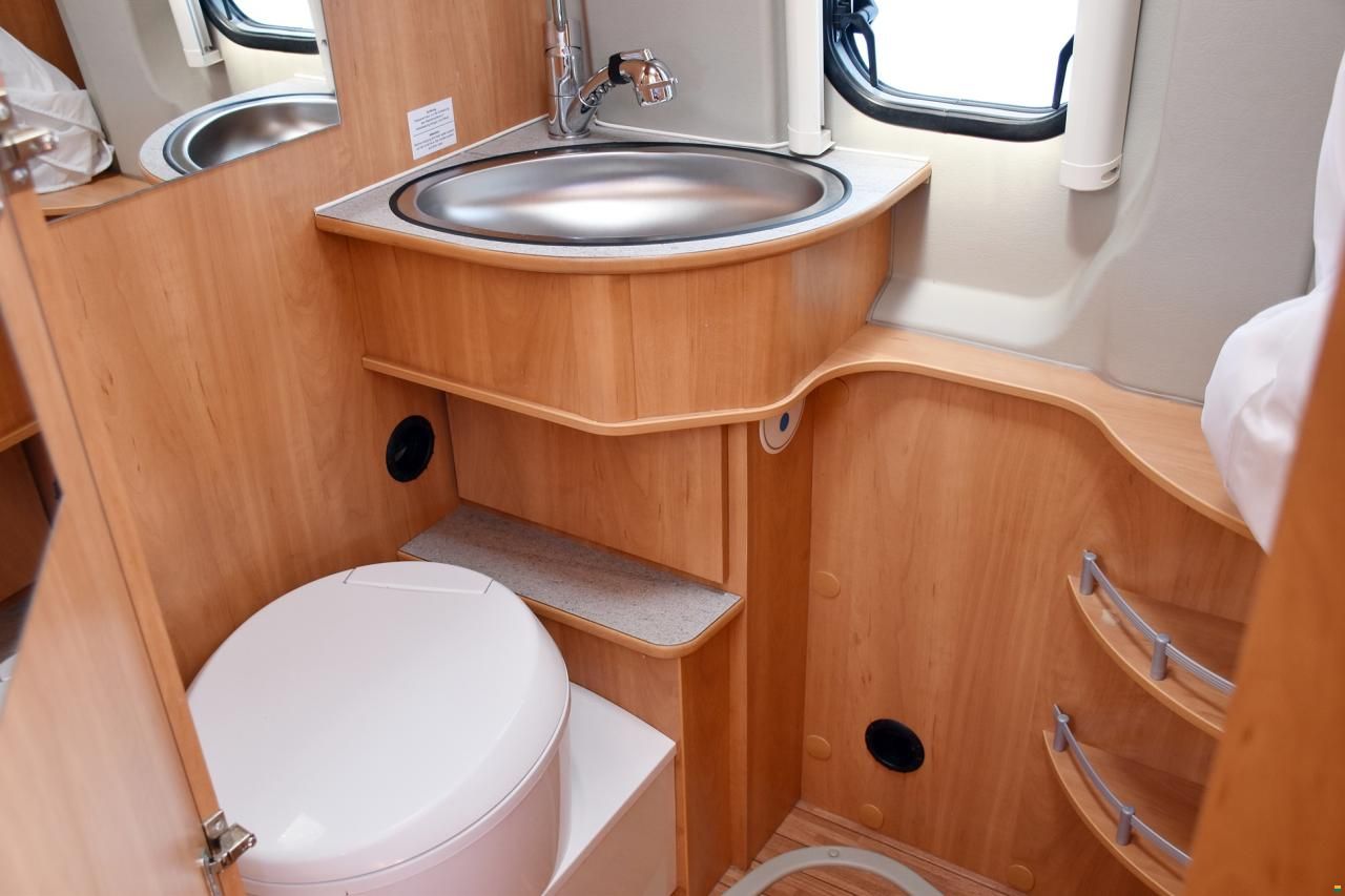 Pössl 2 WIN PLUS 9G-AUTOMAT 2.3 MJ160