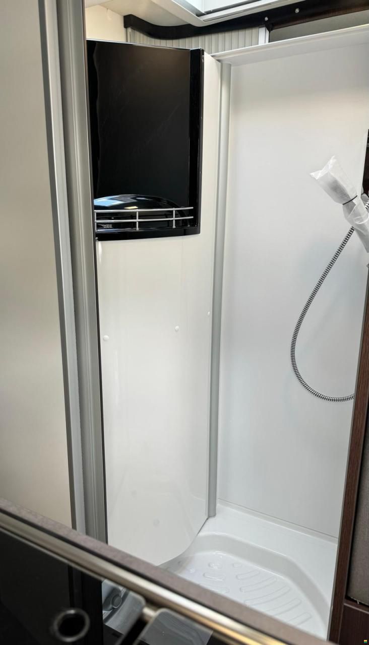 Pössl Summit 640 Prime *Längsbetten*