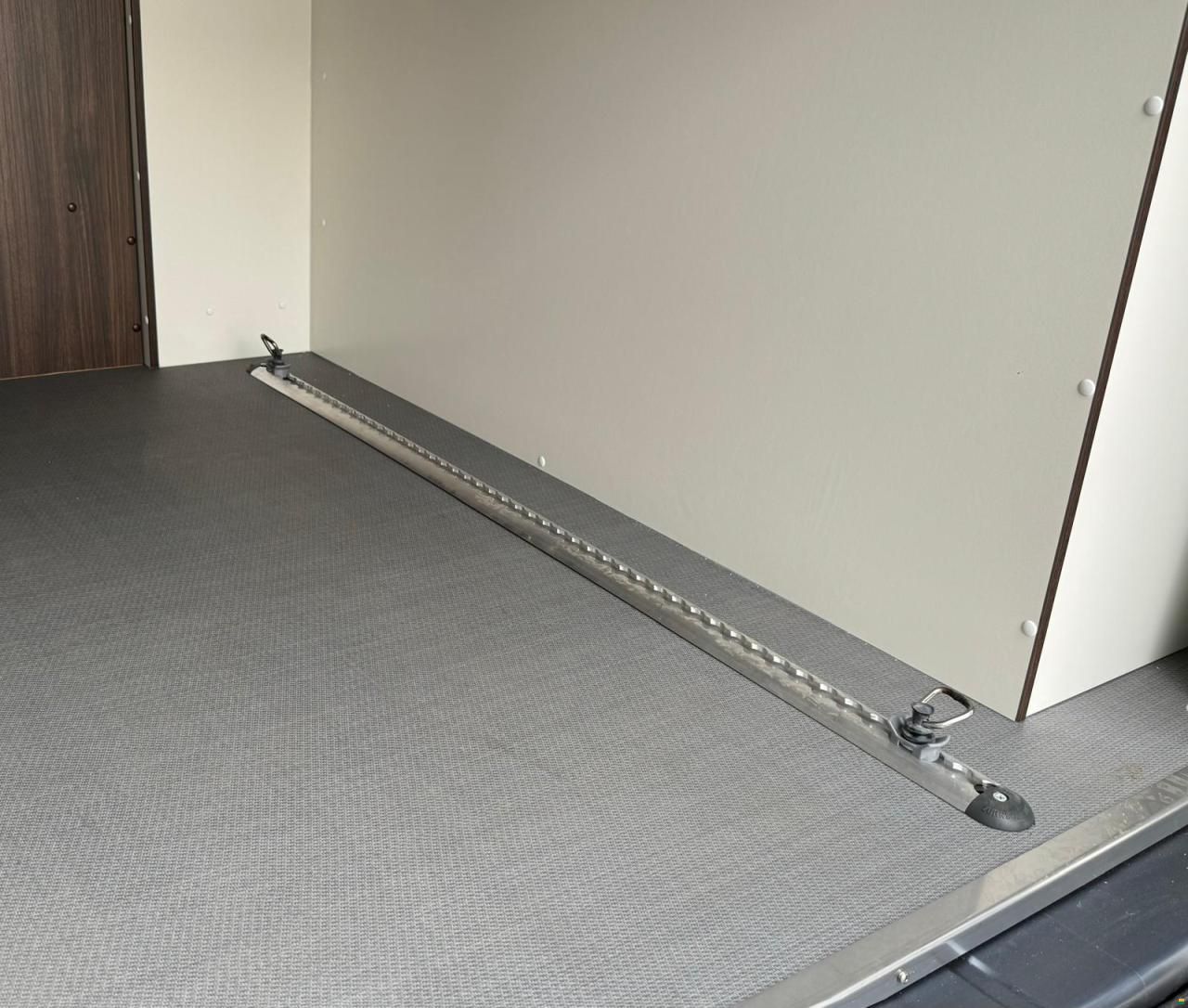 Pössl Summit 640 Prime *Längsbetten*