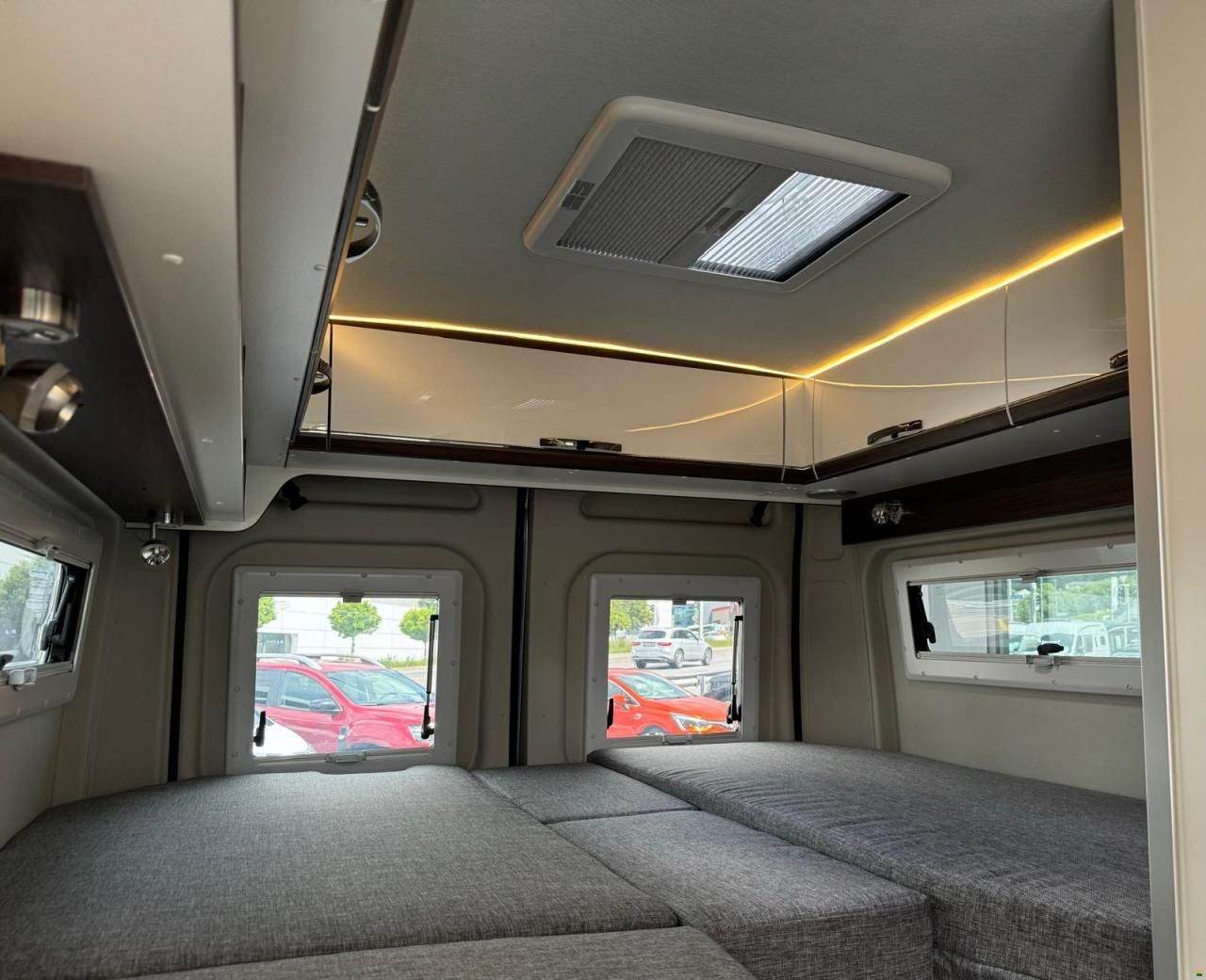 Pössl Summit 640 Prime *Längsbetten*