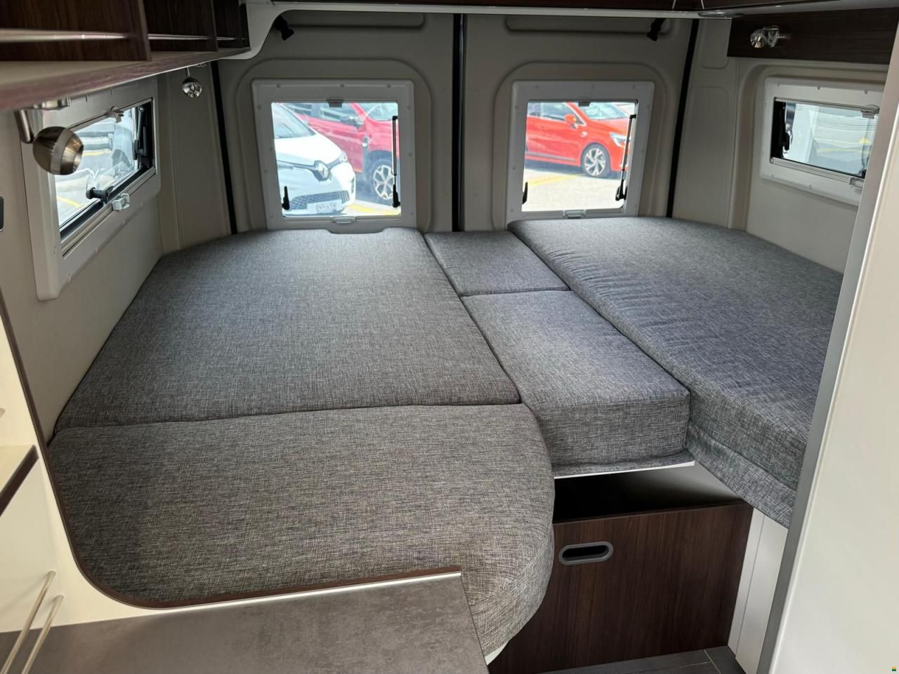 Pössl Summit 640 Prime *Längsbetten*