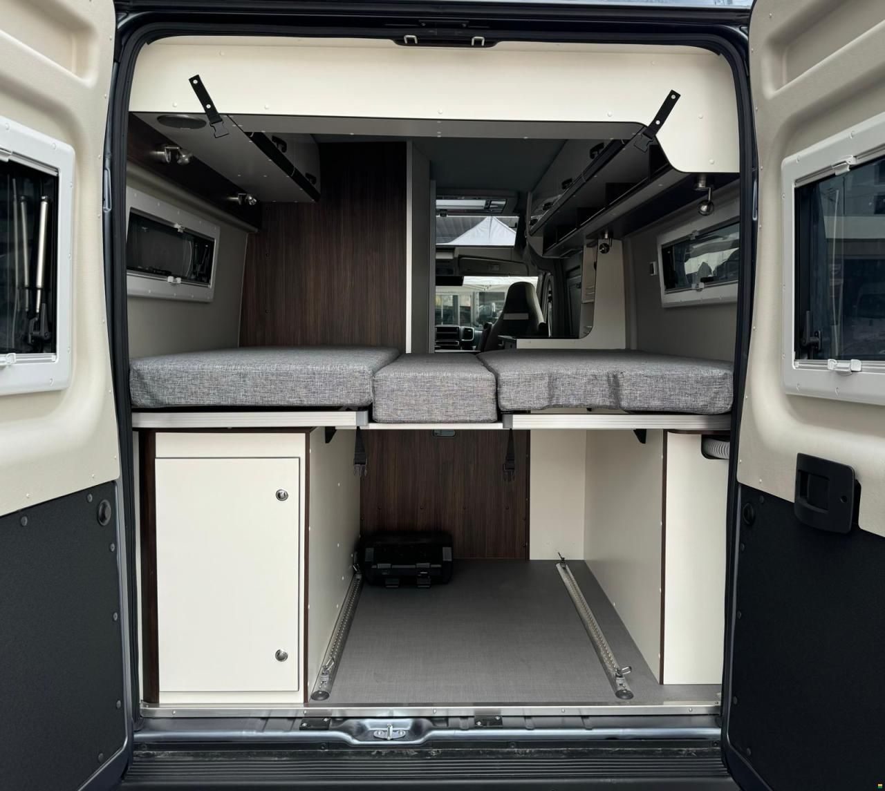 Pössl Summit 640 Prime *Längsbetten*