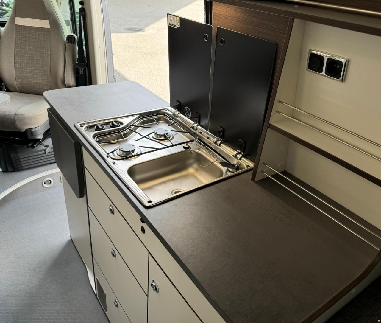 Pössl Summit 640 Prime *Längsbetten*