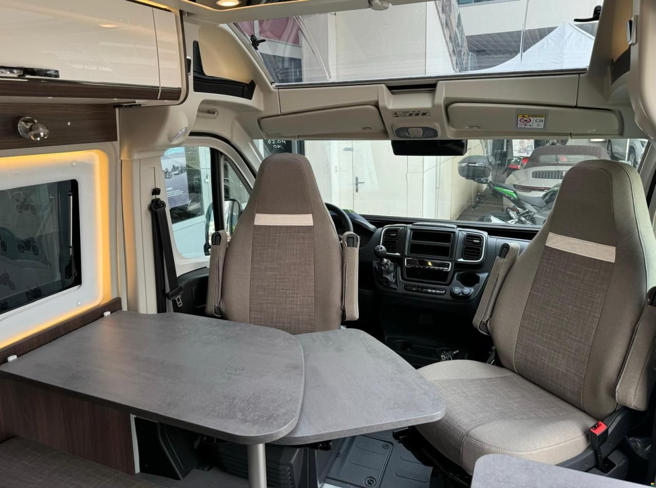 Pössl Summit 640 Prime *Längsbetten*