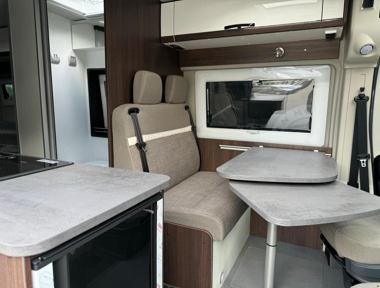 Pössl Summit 640 Prime *Längsbetten*