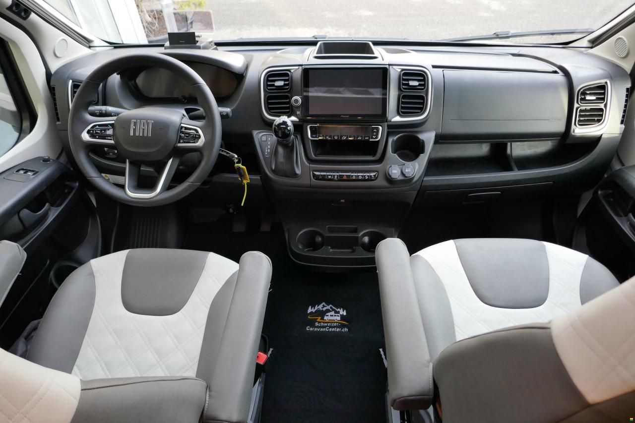 Knaus Live Wave 700 MEG Platinum Selection