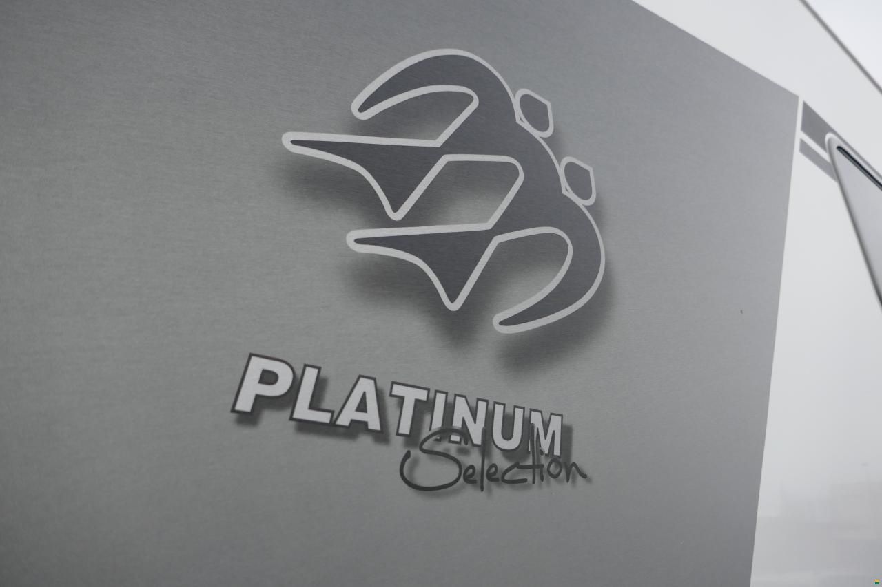 Knaus Live Wave 700 MEG Platinum Selection