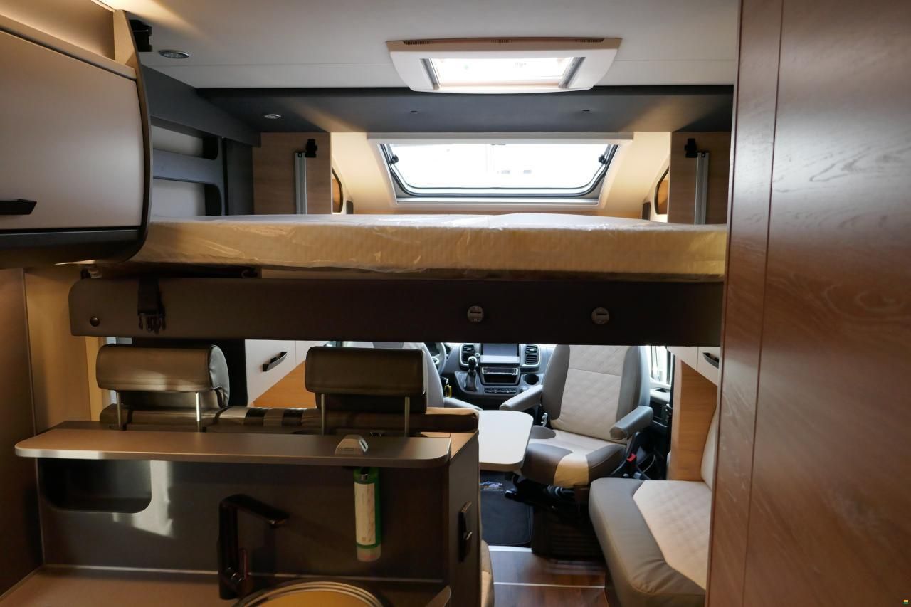 Knaus Live Wave 700 MEG Platinum Selection