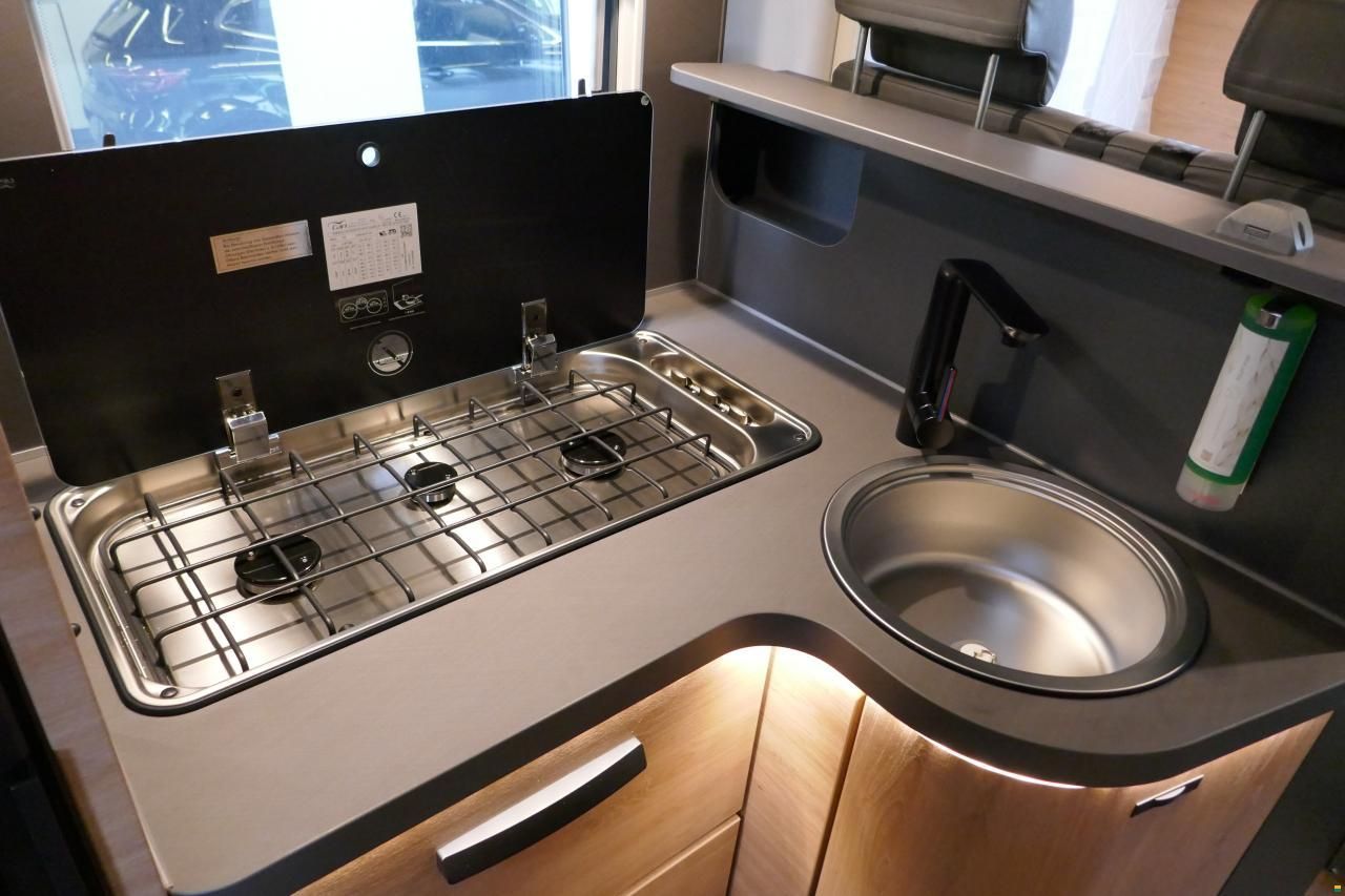 Knaus Live Wave 700 MEG Platinum Selection