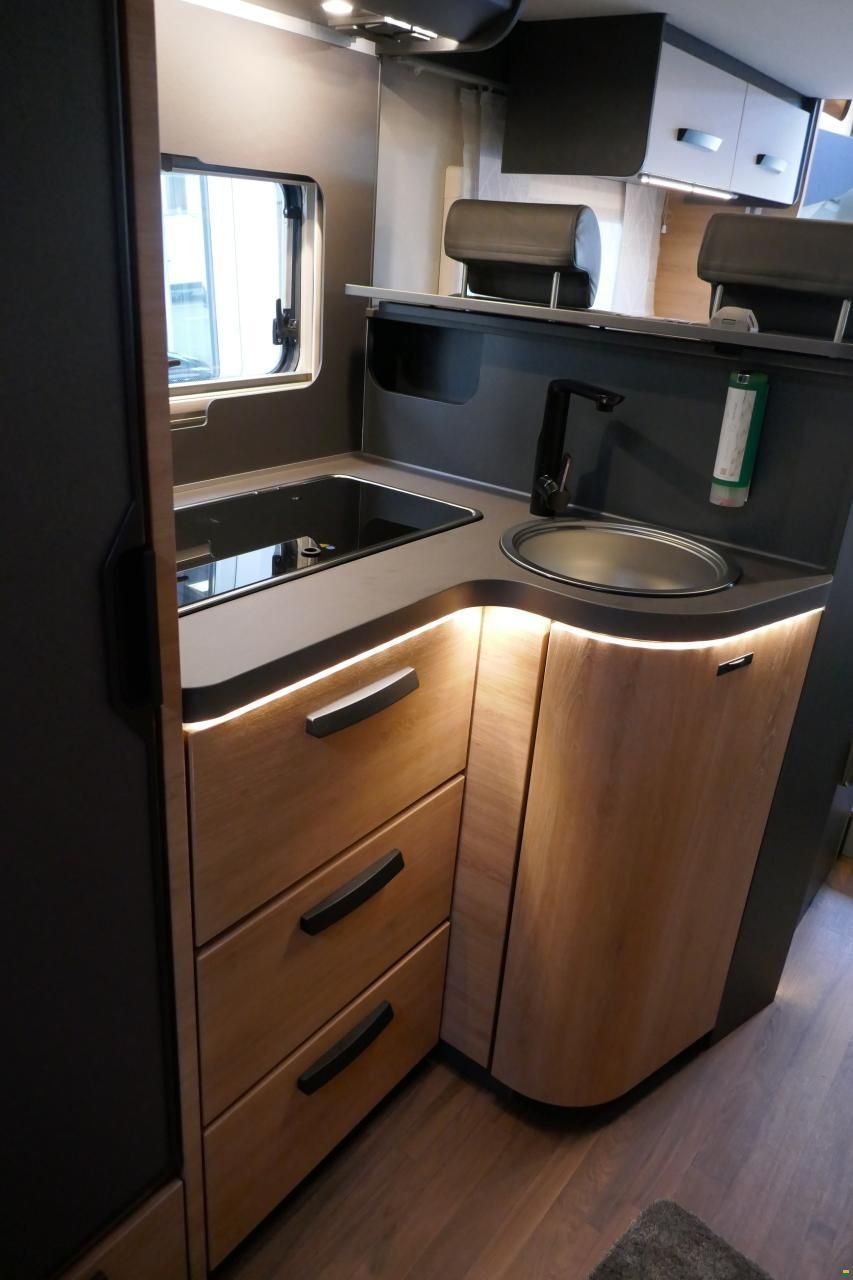 Knaus Live Wave 700 MEG Platinum Selection