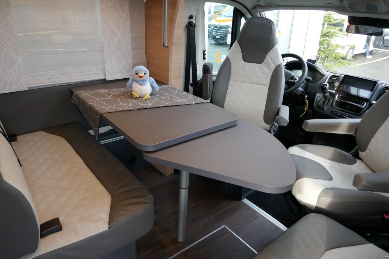 Knaus Live Wave 700 MEG Platinum Selection