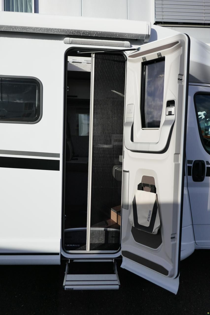 Knaus LIVE TI 650 MEG Platinum Selection