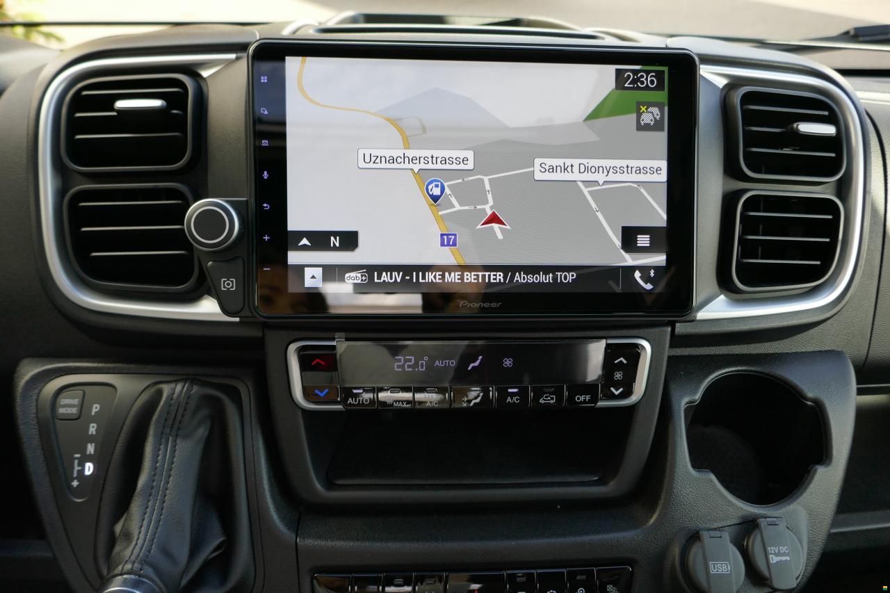 Knaus LIVE TI 650 MEG Platinum Selection