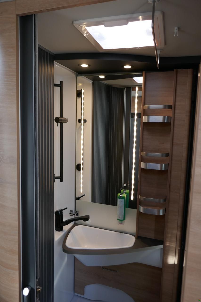 Knaus LIVE TI 650 MEG Platinum Selection