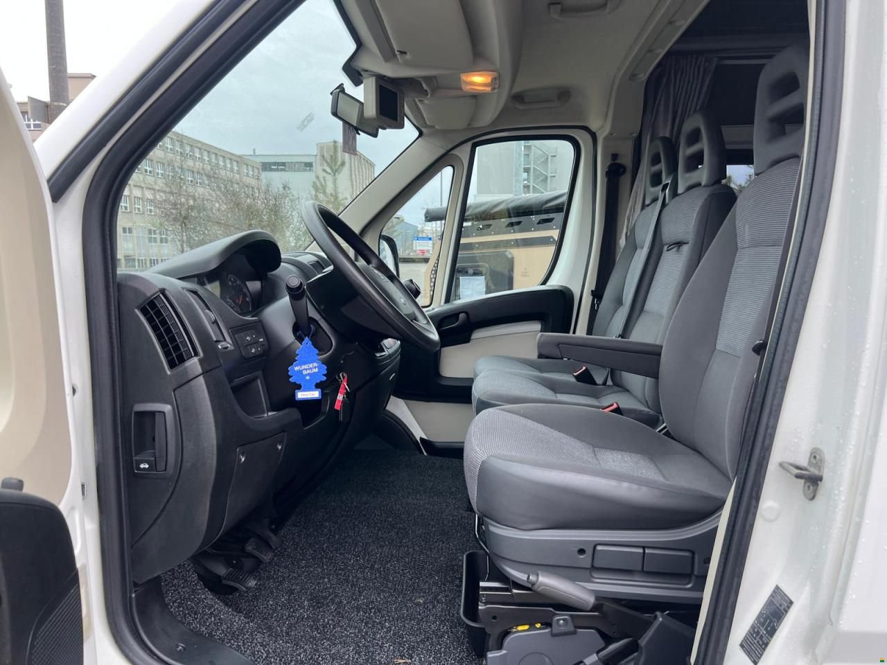 Peugeot 435-180 FL 2