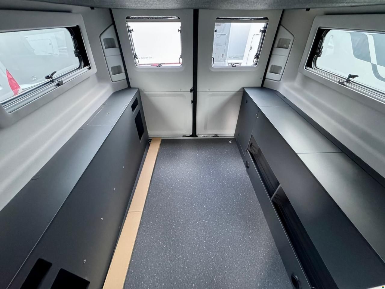 Adria Twin 640 SGX Swiss Edition