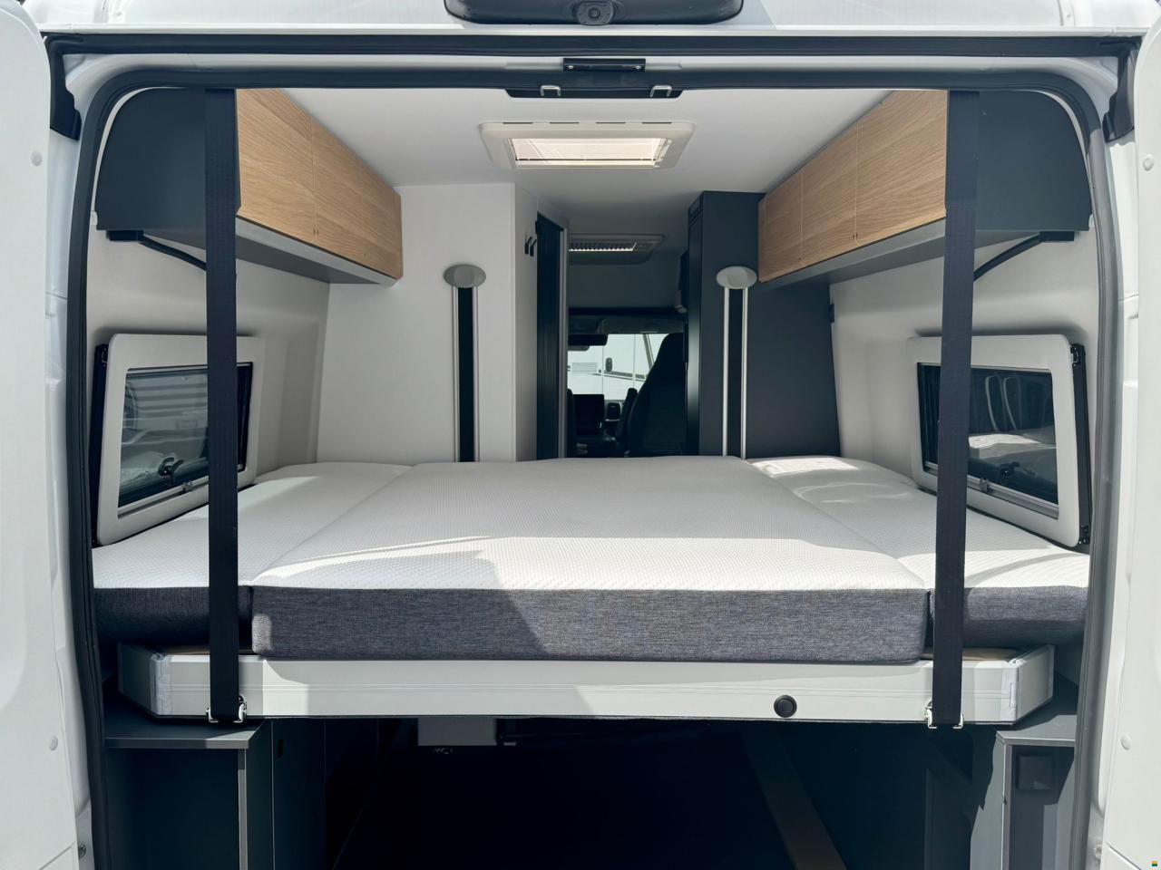 Adria Twin 640 SGX Swiss Edition