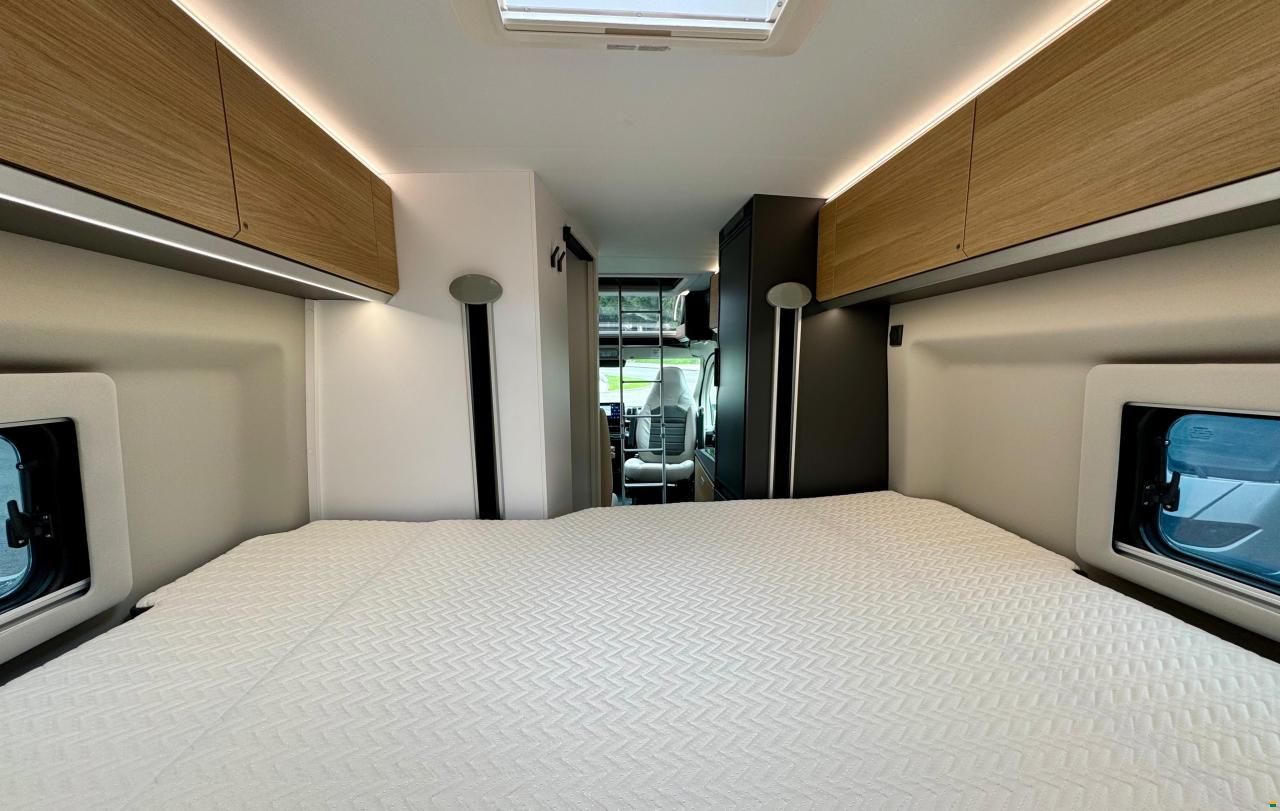 Adria Twin 640 SGX 60 Y Selection