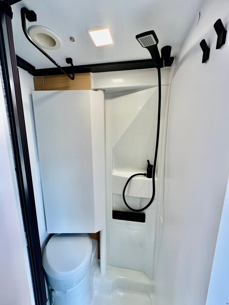 Adria Twin 640 SGX 60 Y Selection