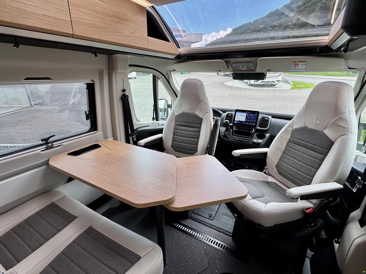 Adria Twin 640 SGX 60 Y Selection