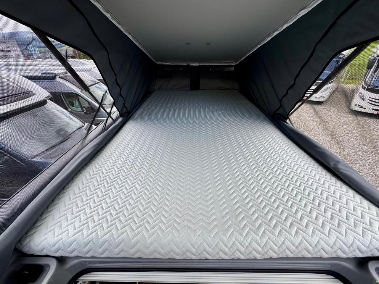 Adria Twin 640 SGX 60 Y Selection