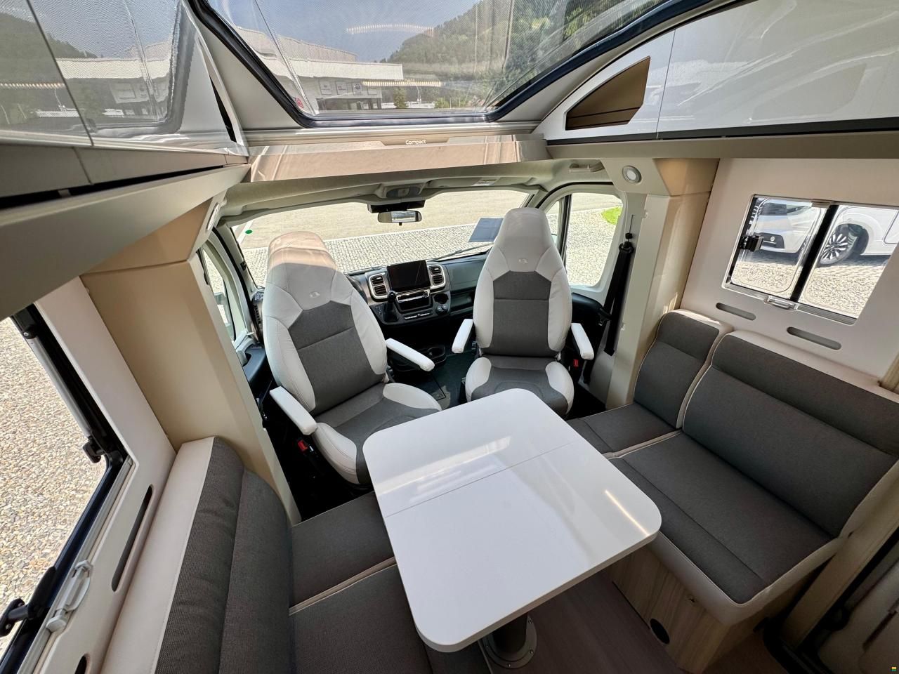 Adria Compact DL 60 Y Selection