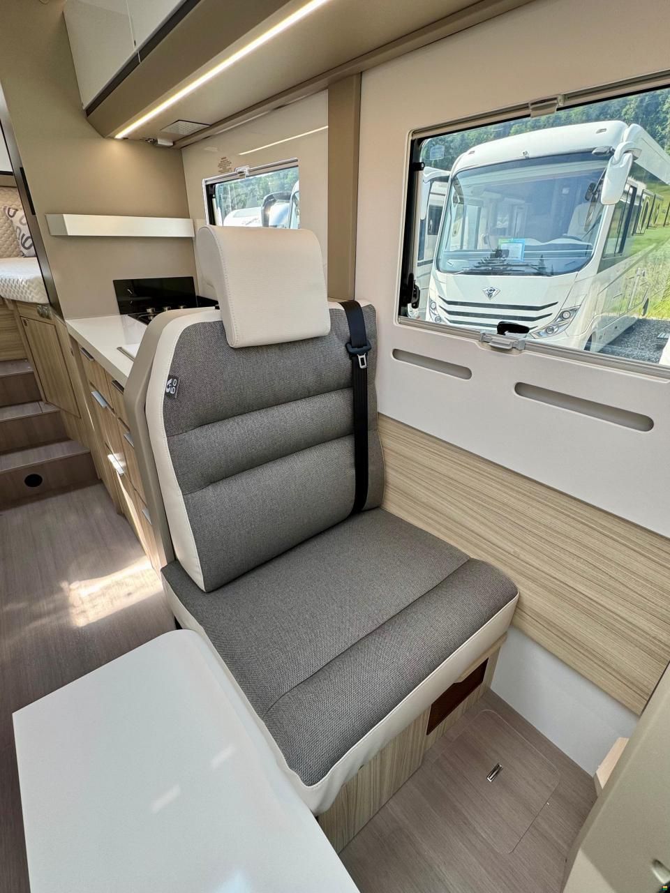 Adria Compact DL 60 Y Selection