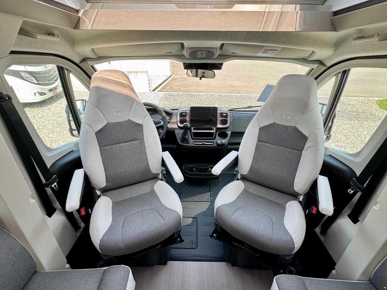 Adria Compact DL 60 Y Selection