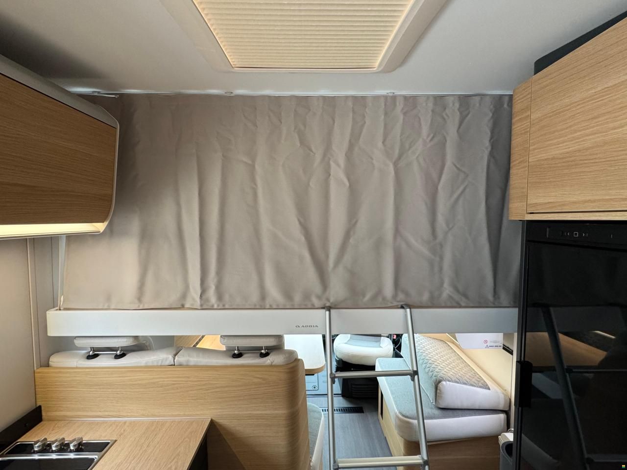 Adria Matrix 670 SL 60 Y Selection