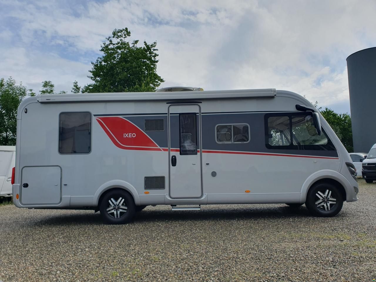 Bürstner IXEO I 736