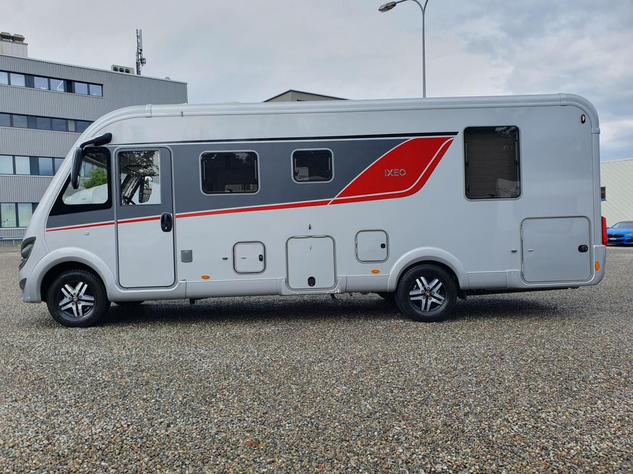 Bürstner IXEO I 736