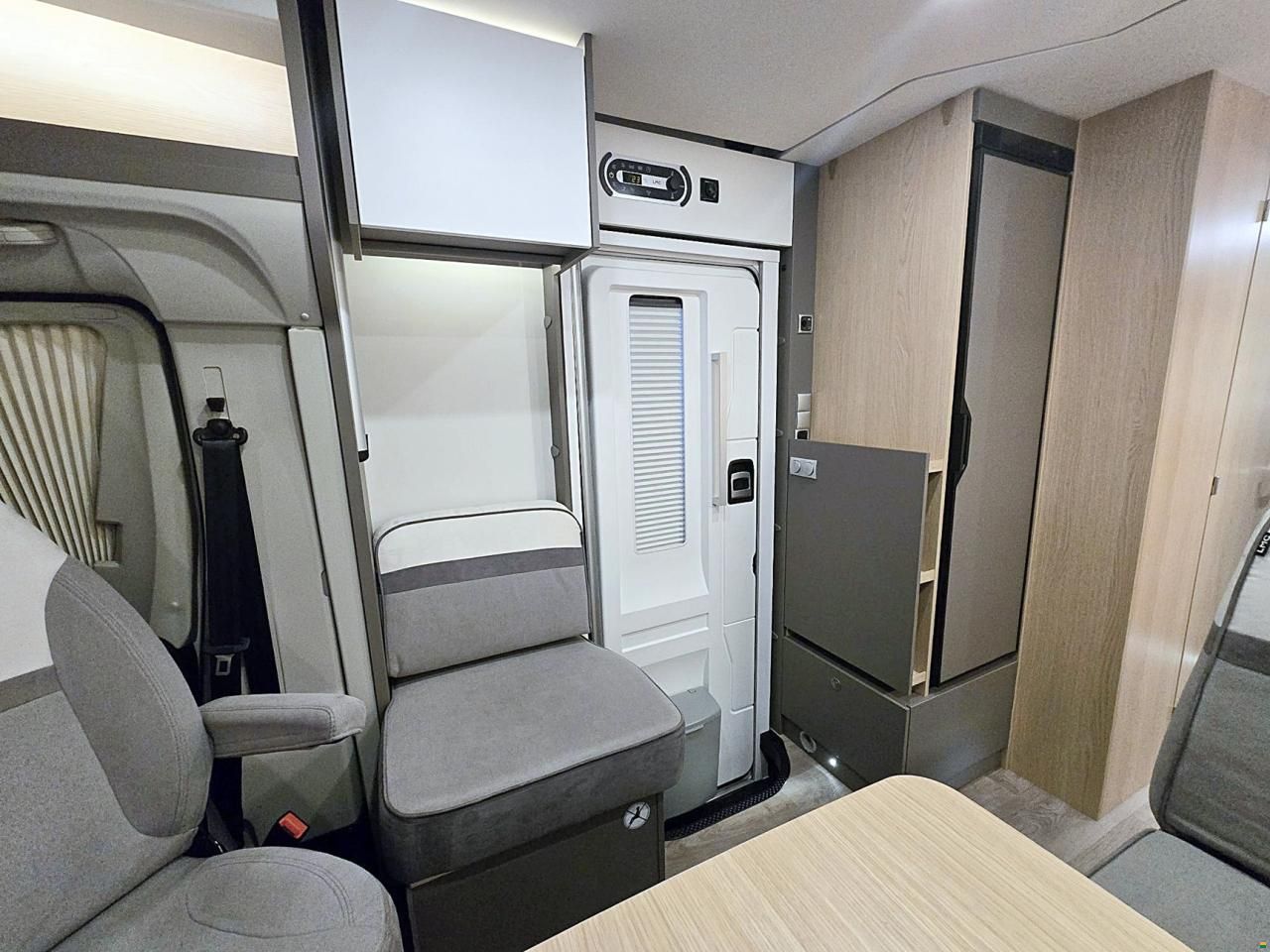 LMC TOURER LIFT H 730 G 2.2 HDI