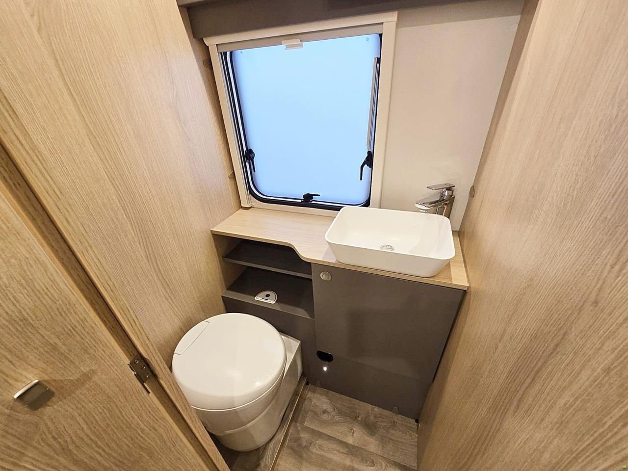 LMC TOURER LIFT H 730 G 2.2 HDI