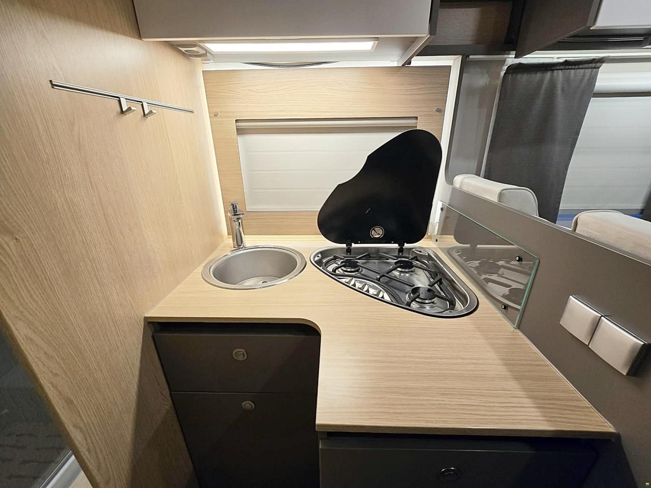 LMC TOURER LIFT H 730 G 2.2 HDI