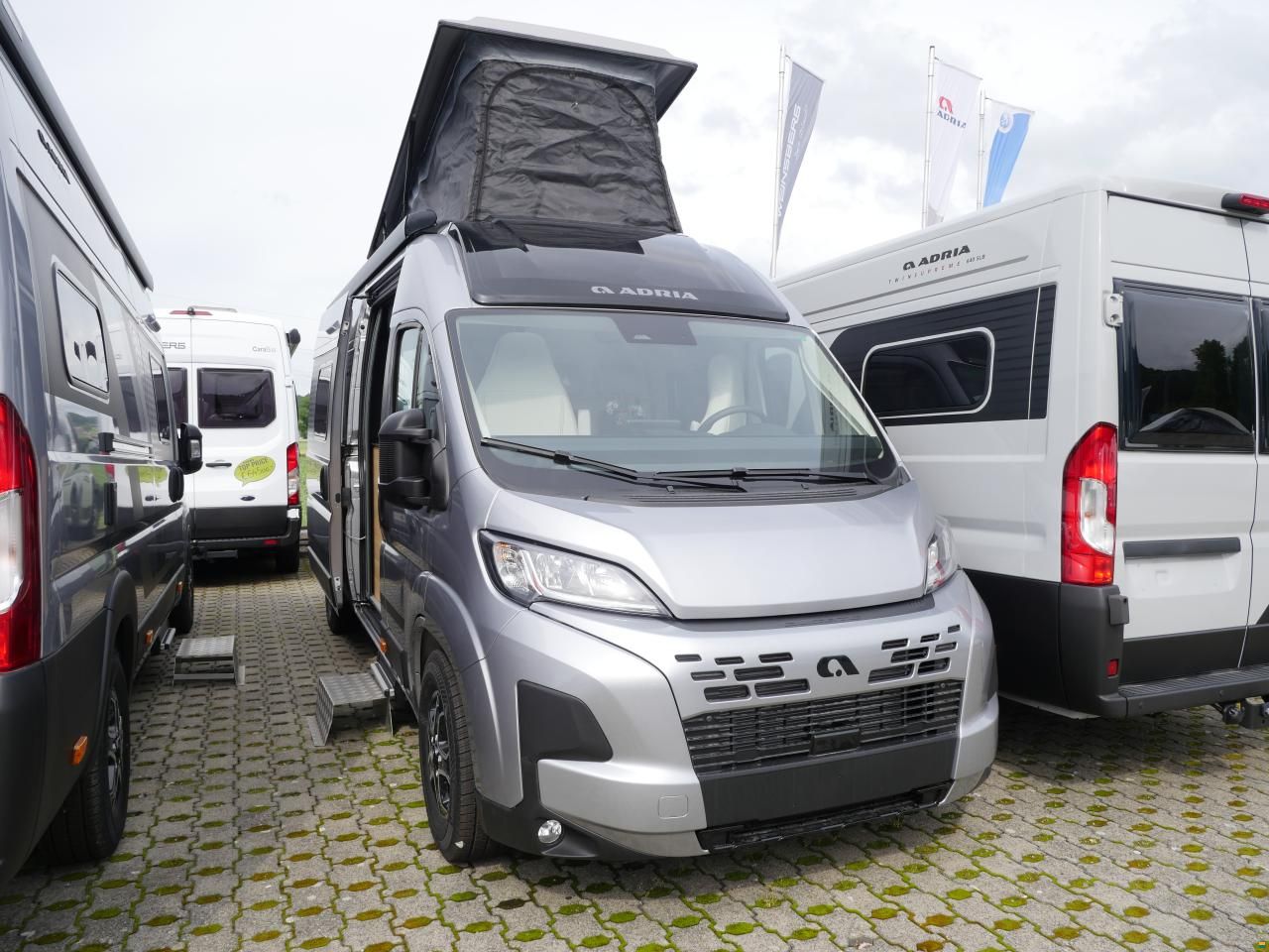 Adria Twin 640 SGX PopTop 60Y