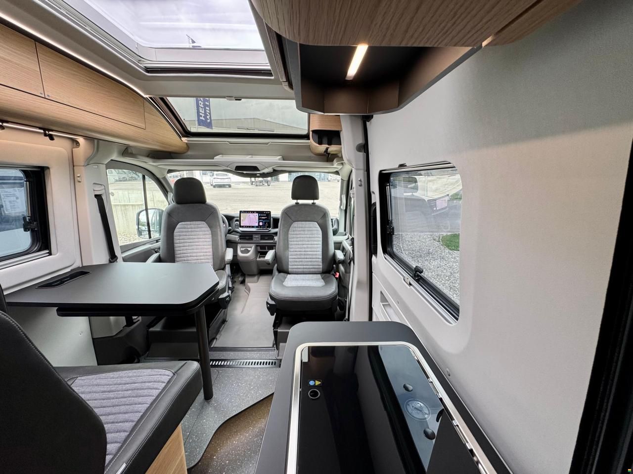 Adria Twin Max 680 SGX