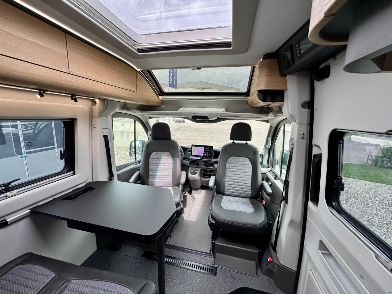 Adria Twin Max 680 SGX