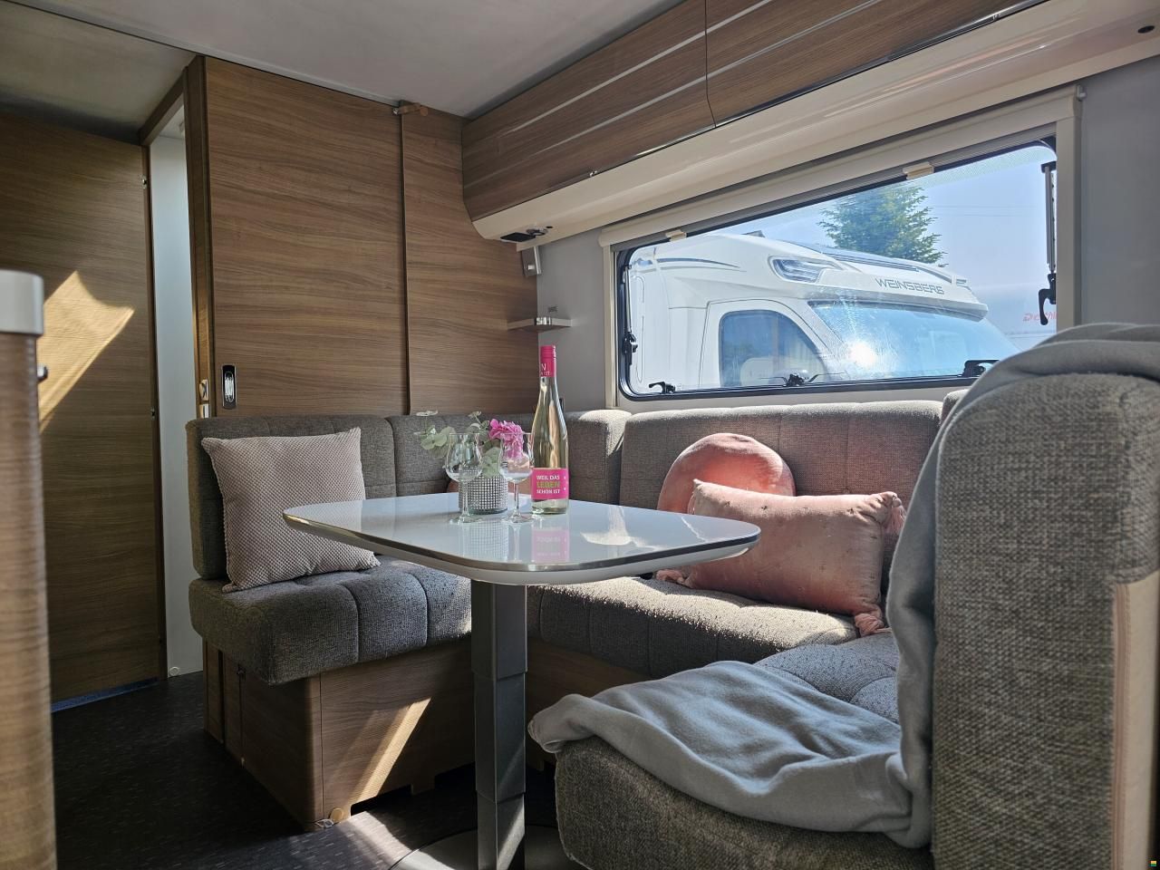 Adria Adora 673 pk 2 Aufbautüren 2 Sitzgruppen