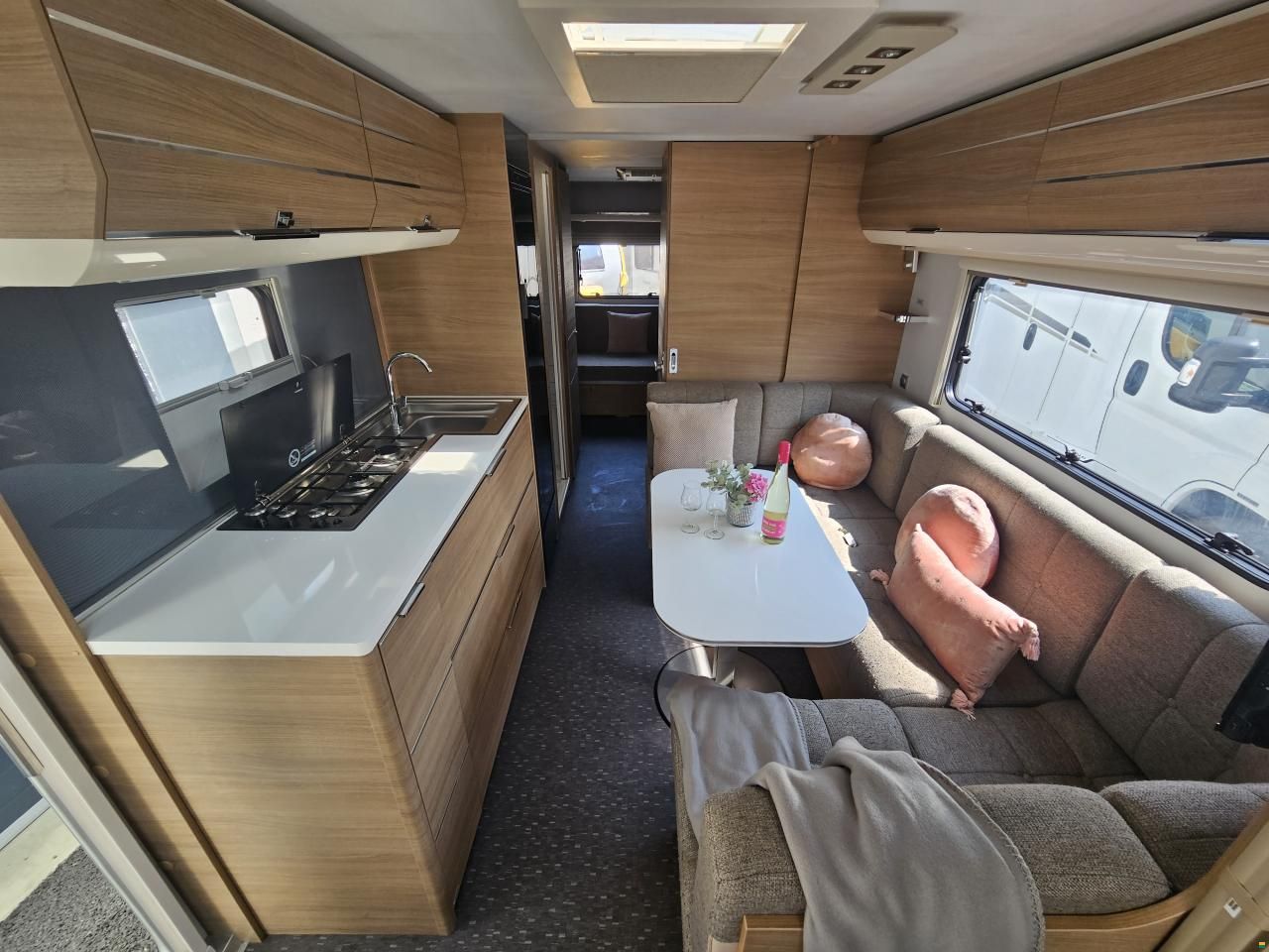 Adria Adora 673 pk 2 Aufbautüren 2 Sitzgruppen