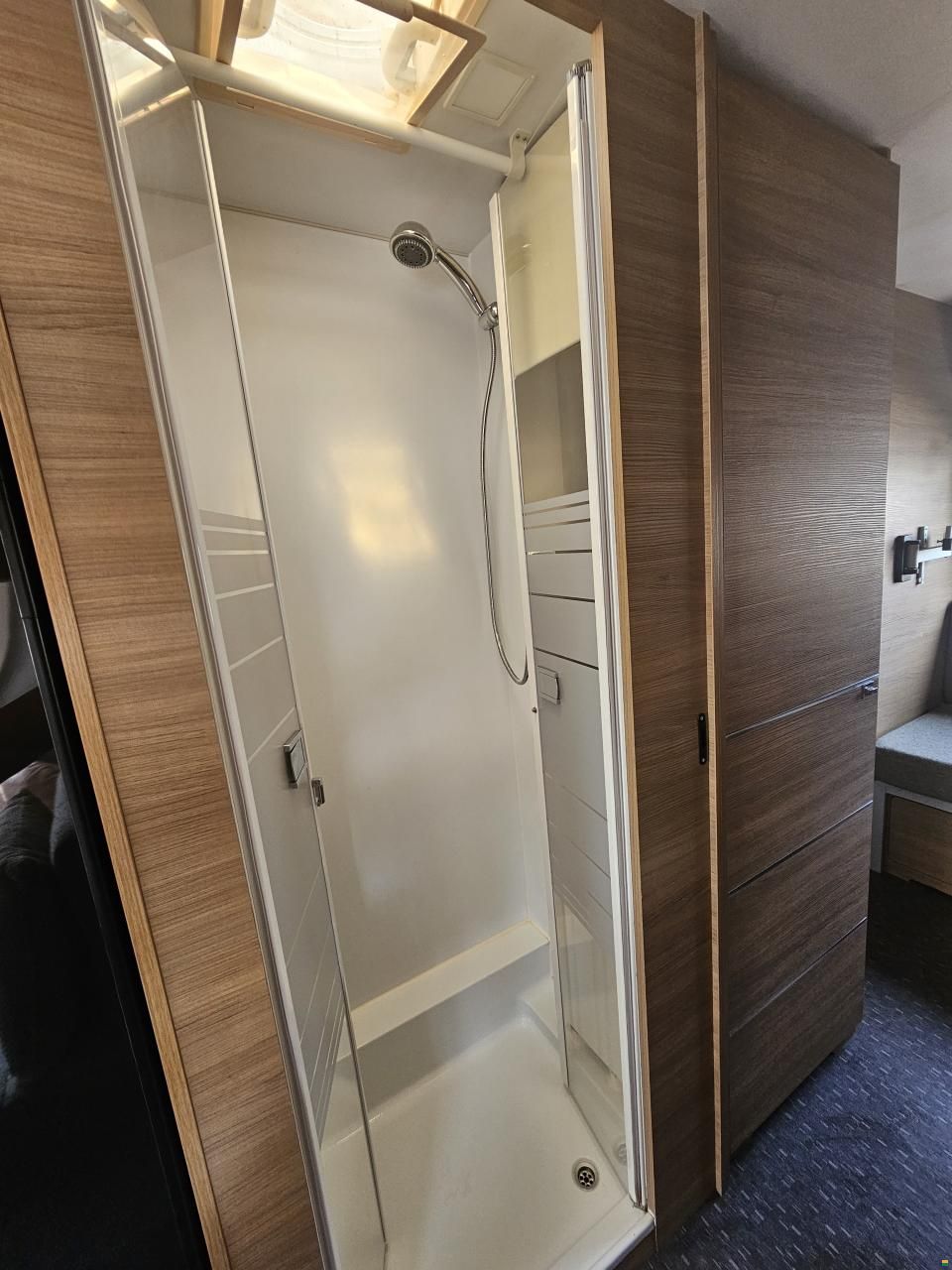 Adria Adora 673 pk 2 Aufbautüren 2 Sitzgruppen