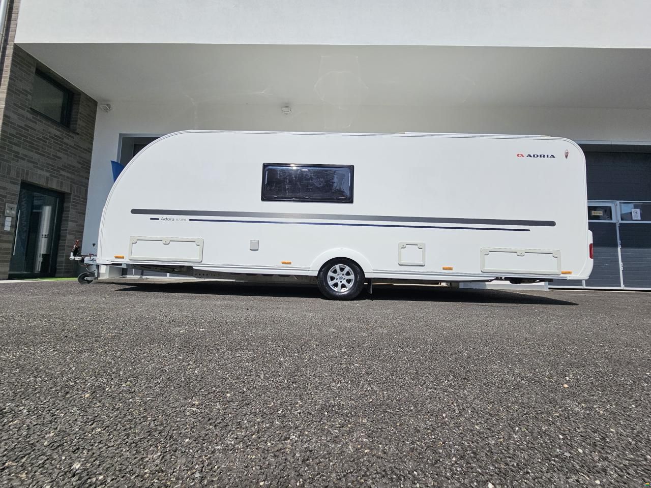 Adria Adora 673 pk 2 Aufbautüren 2 Sitzgruppen