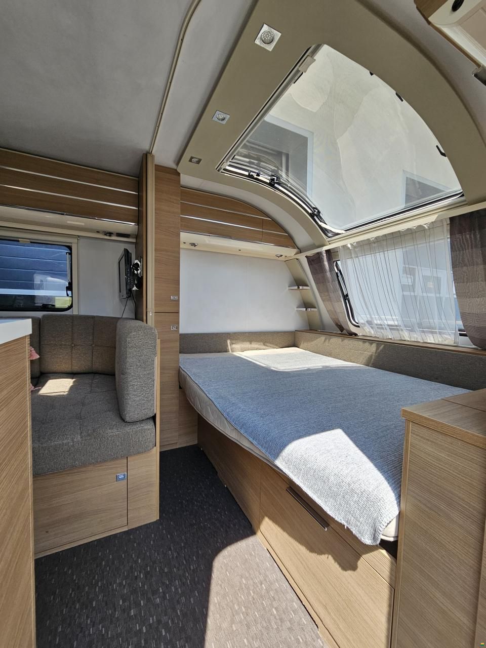 Adria Adora 673 pk 2 Aufbautüren 2 Sitzgruppen