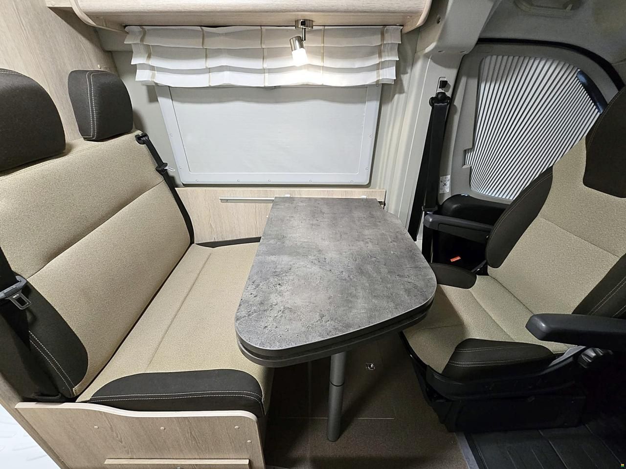 Pössl Summit 600 PLUS 2.3 9G-AUTOMAT MJ 160