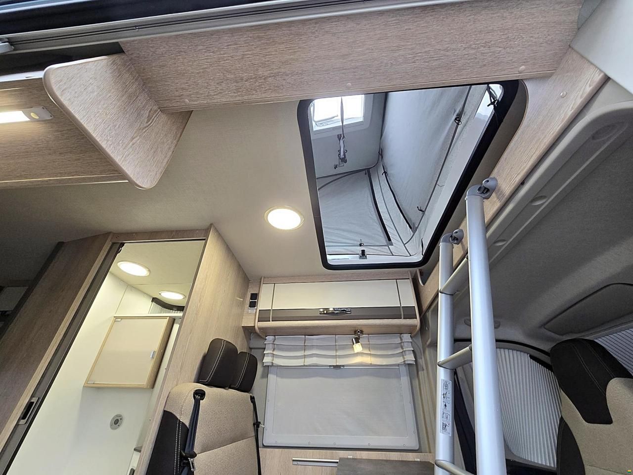 Pössl Summit 600 PLUS 2.3 9G-AUTOMAT MJ 160